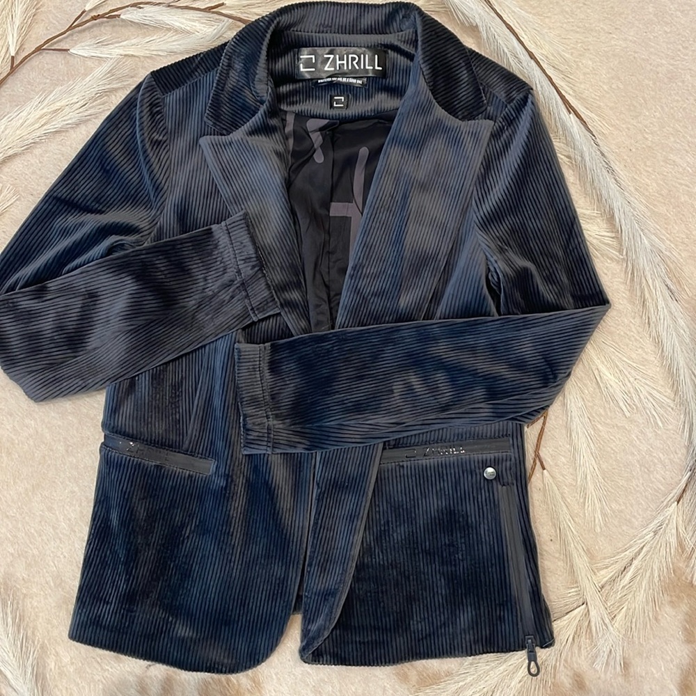 Zhrill Blazer